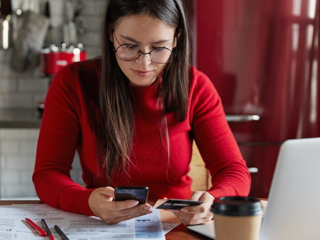 Futuro Financiero Seguro: Cómo la IA Puede Ayudarte a Gestionar Tus Finanzas Personales con Inteligencia