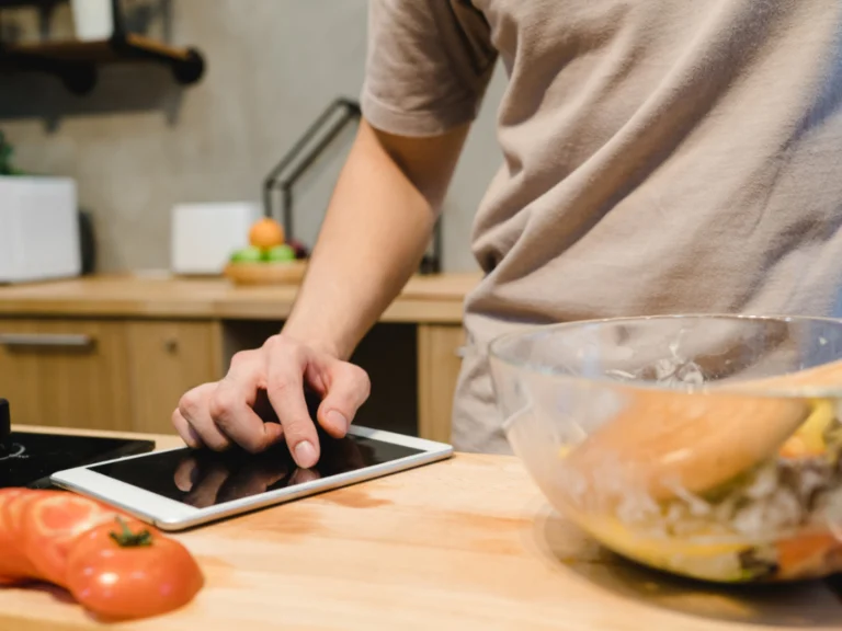 Tecnología de vanguardia: Recetas y métodos de cocina asistidos por IA en acción