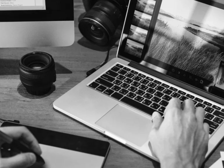 Innovaciones en Aplicaciones de IA para la Restauración de Fotografías Antiguas